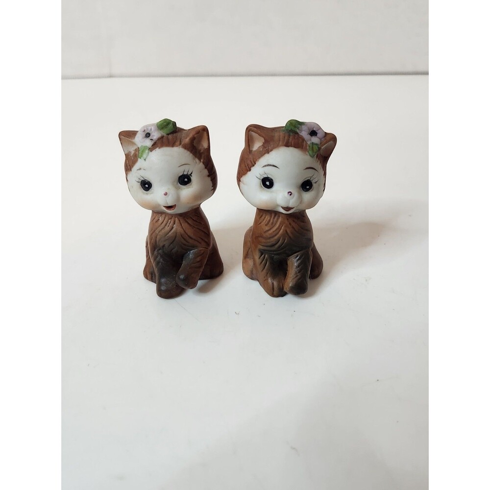 Vintage Ceramic Brown Kittens w/ Purple Flower Salt & Pepper Shakers 2 Pc Set